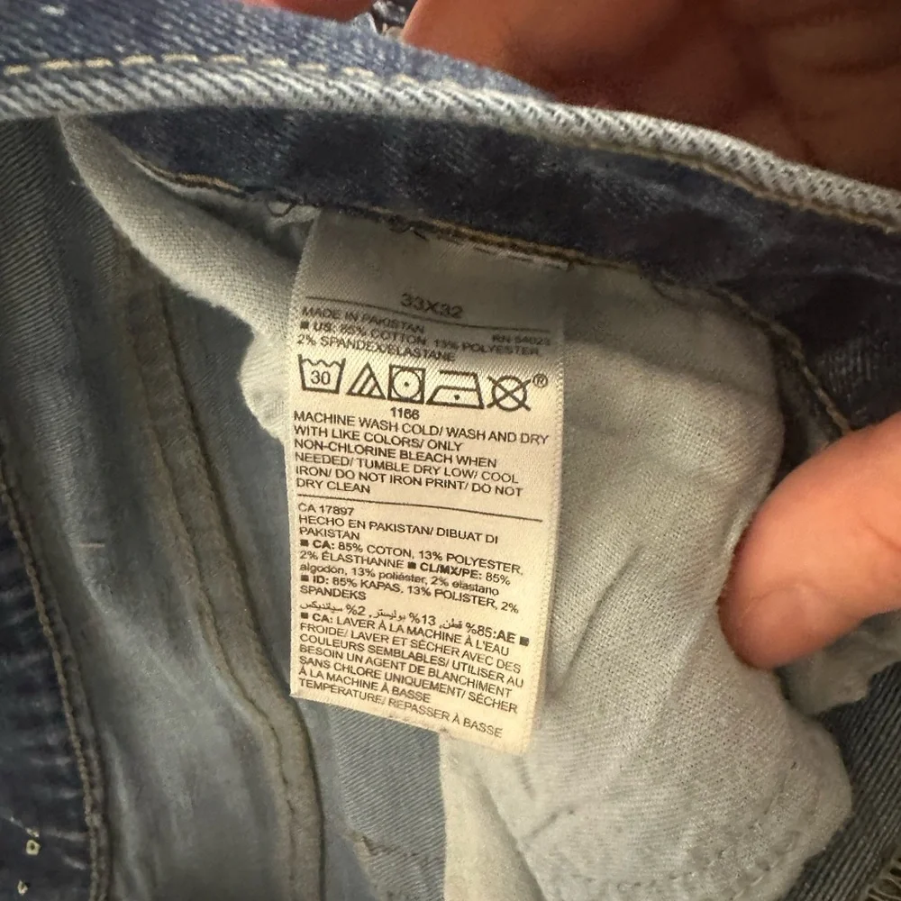 Old Navy Jeans - Mens 33 x 32 - Blue - Straight Built In Flex - Distressed - Picture 2 of 9